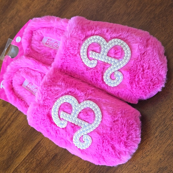 Barbie Pink Slippers with Faux Pearls Tik Tok Viral Size XL 9.5-10.5 NWT - Picture 6 of 10